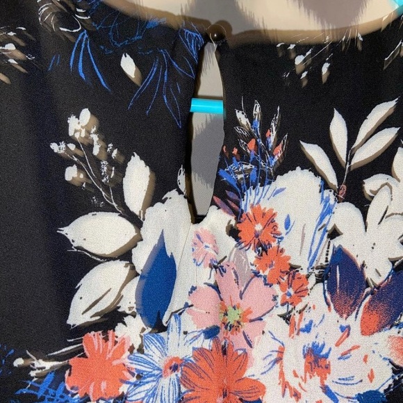 floral designed dress, cold shoulder - Picture 4 of 4